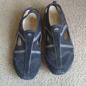 Easy Spirit Black Slip-On Sneakers Size 8.5